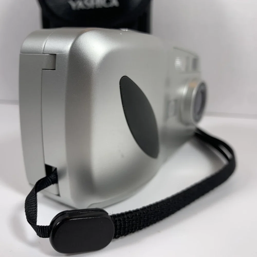 HP Photosmart 318 Silver LCD‎ 2.3MP Digital Zoom Camera
